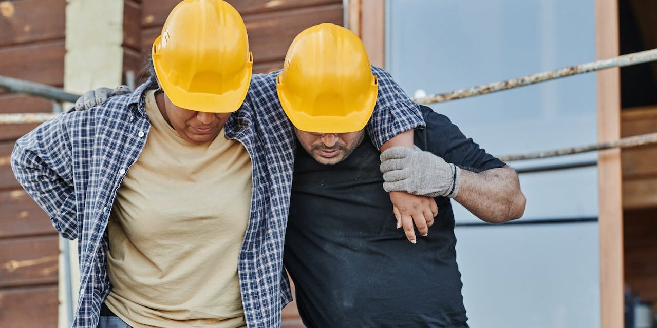 Is a property owner liable for injuries sustained by an independent contractor due to a hazardous condition known to the owner and discoverable by the contractor?