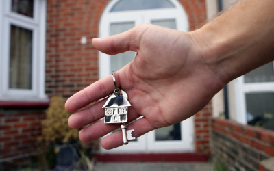 Redfin and Zillow test out buying homes directly