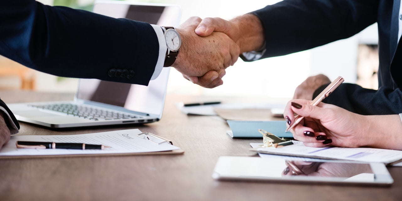 How new agents gain trust from commercial clients