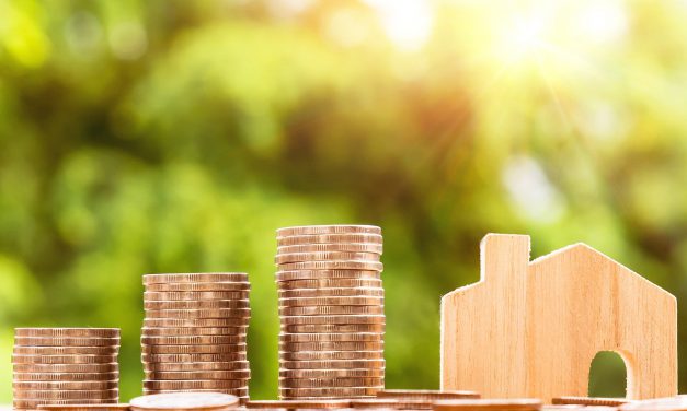 Does a national bank on acquiring a mortgage originated by a federal savings association need to pay interest on an impound account?