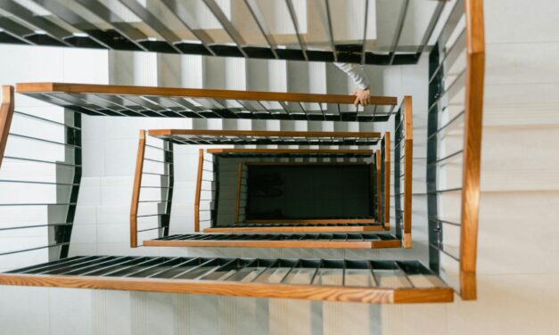 The language(s) of a transparent eviction summons