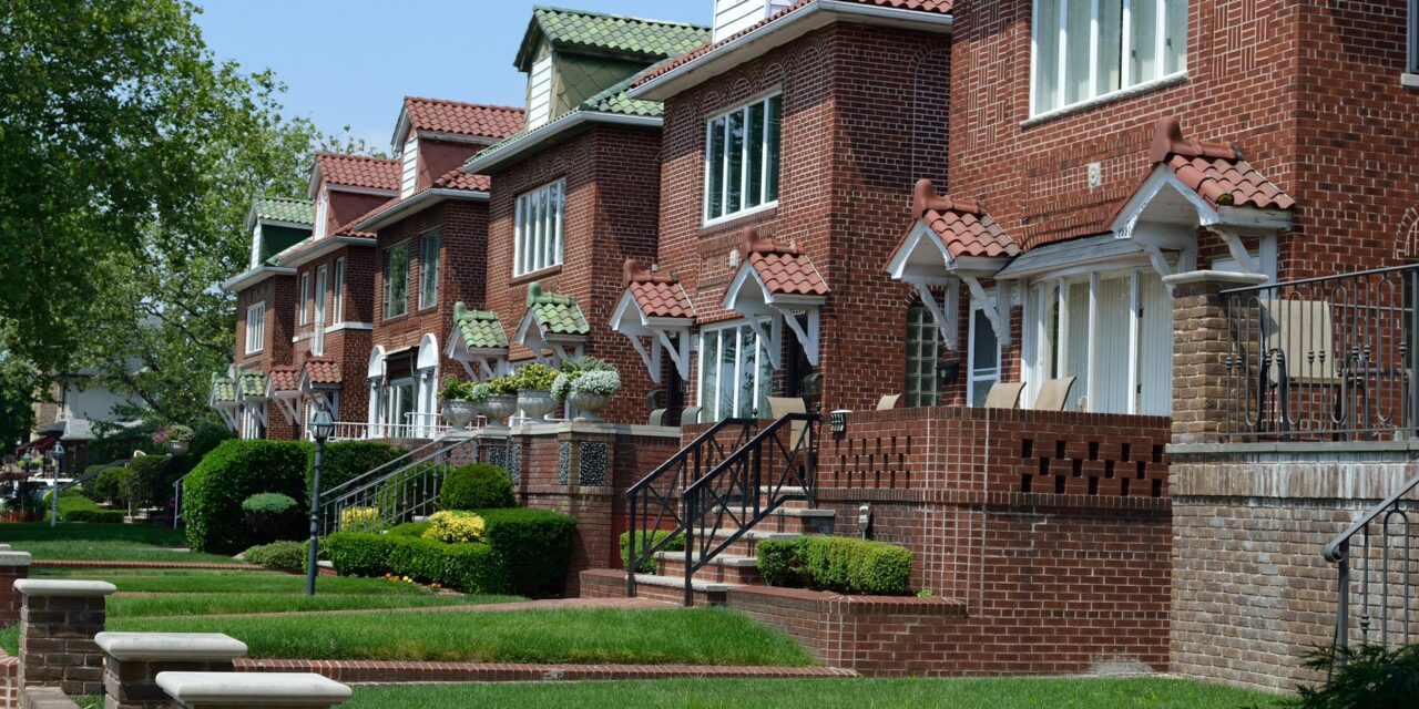 Form-of-the-Week: Request for Homeowner Association Documents and HOA Addendum — Forms 135 and 309